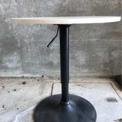 ラウンドテーブルの画像