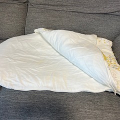 赤ちゃん抱っこ布団の画像