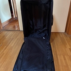 スーツケース　黒の画像