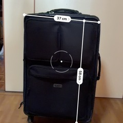 スーツケース　黒の画像