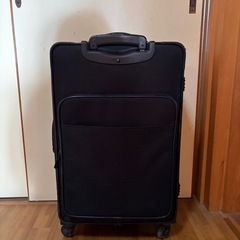 スーツケース　黒の画像