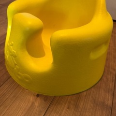 Bumbo バンボ　（イエロー）ベビーチェアの画像