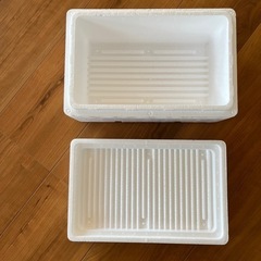 発泡スチロール箱の画像