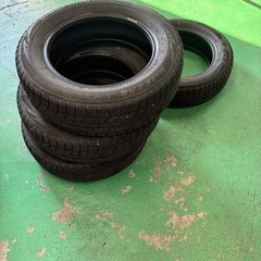 スタッドレスタイヤの画像