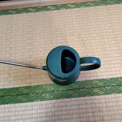 園芸・観葉植物などにピッタリ！小型じょうろの画像