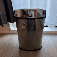 電動ゴミ箱の画像