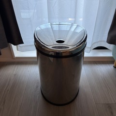 電動ゴミ箱の画像