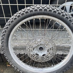 DRZ タイヤ 前後の画像