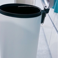 【ダストボックス/ゴミ箱/イケア】ペダル式＆持ち手付き♪の画像