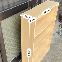 木目調　本棚の画像