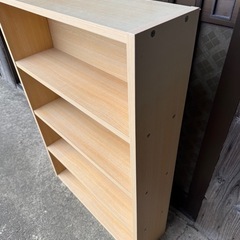 木目調　本棚の画像
