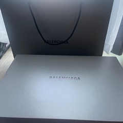 バレンシアガ　靴箱+紙袋の画像