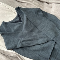 アパートバイローリズニットとロングタイトスカートの画像