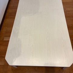 テーブル　白の画像