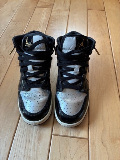 【値下げしました】
Nike Jordan1 MID 24cmスニーカー