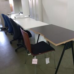 中古インテリア・オフィス家具 大放出セール！デスク・チェア・収納棚など在庫多数ありの画像