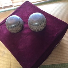 高級碁盤と碁石の画像