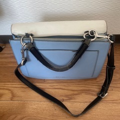 CHARLES&KEITHバッグの画像