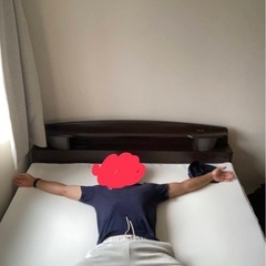 ベッドフレーム　クイーンサイズの画像