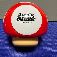 スーパーマリオ キノコ型弁当箱の画像