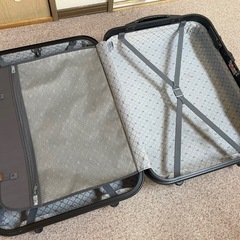 スーツケースの画像