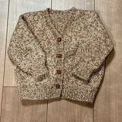 ブラウン系Vネックニットカーディガンの画像