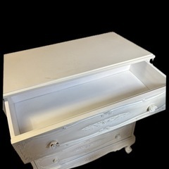 ロココ調　猫脚　白いキャビネットの画像