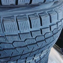 《ほぼ新品》先月新品購入  ランクル200 300 250 タンドラ等に スタッドレス 275/60R20 4本  ランクル200用ホイール付きの画像