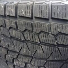 《ほぼ新品》先月新品購入  ランクル200 300 250 タンドラ等に スタッドレス 275/60R20 4本  ランクル200用ホイール付きの画像