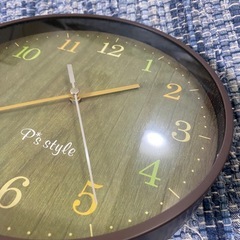 壁掛け時計　小　ブラウンの画像