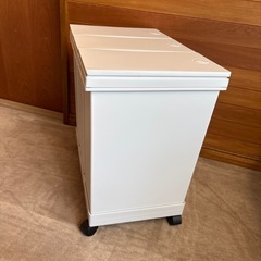 【お話し中】キャスター付きゴミ箱　の画像