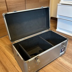 ジュラルミンケースの画像