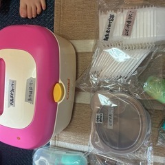 ベビー用品色々まとめて　哺乳瓶、マグ、離乳食容器、ケアセットなどの画像