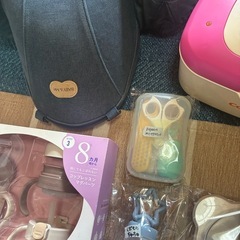 ベビー用品色々まとめて　哺乳瓶、マグ、離乳食容器、ケアセットなどの画像