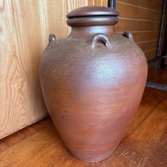 壺屋焼？お酒を入れる瓶の画像