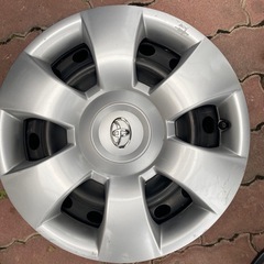 15インチ ブラック スチールホイール 4穴、カバー付きの画像