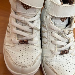 お出かけ　ハイカット　ダンスシューズ　室内履き　白　ヒョウ柄　17cmの画像