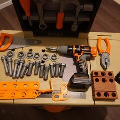 【BLACK+DECKER】子ども用 工具おもちゃ ワークベンチ一式の画像