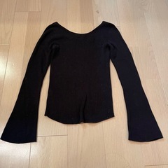 UNIQLO×Mame Kurogouchi ニット黒の画像