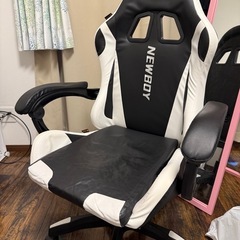ゲーミングチェアの画像