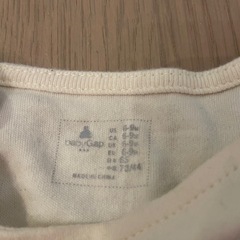 GAP ピンクと白のストライプ 半袖ロンパース 6-9ヶ月の画像