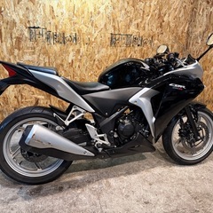 【お求め安くご提案!!🔥🙆🏽】在庫有◎大人気CBR250Rが入庫しました!!の画像