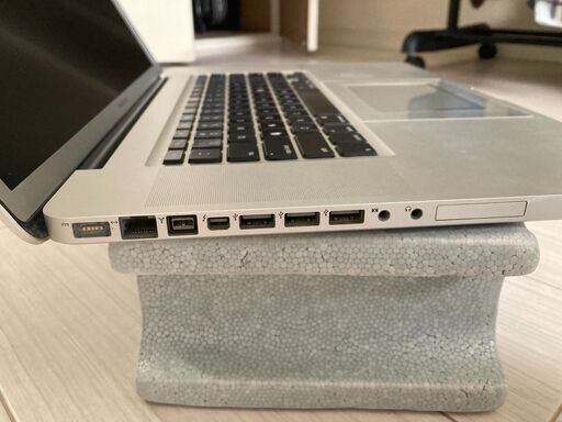 MacBook Pro 17-inch／メモリ16GB／SSD 512GB