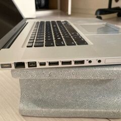 MacBook Pro 17-inch／メモリ16GB／SSD 512GBの画像