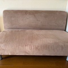 ベージュ2人掛けソファの画像