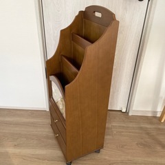 刺繍(ハンドメイド)入り　木製ラックの画像