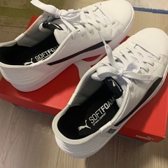〔ほぼ新品〕最新2025年秋冬モデル•〔PUMA〕スニーカー27.5センチの画像