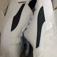〔ほぼ新品〕最新2025年秋冬モデル•〔PUMA〕スニーカー27.5センチの画像