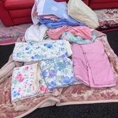 早い者勝ち　無料無人受け渡し　タオルケット敷きパットとか色々の画像