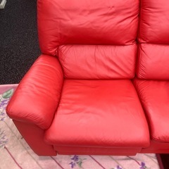 早い者勝ち　赤いソファー　6個に分解出来ますの画像